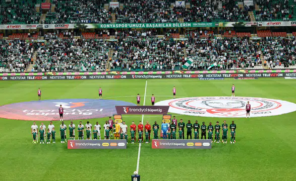 Konyaspor maçını tribünden o isimler takip ediyor!