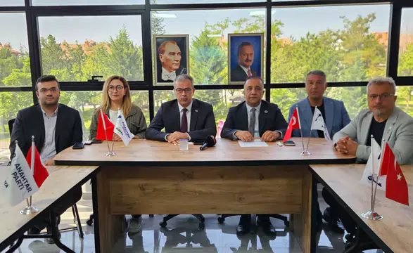 Anahtar Parti’nin önemli ismi Konya’dan seslendi: “Eş zamanlı olarak sahadayız”