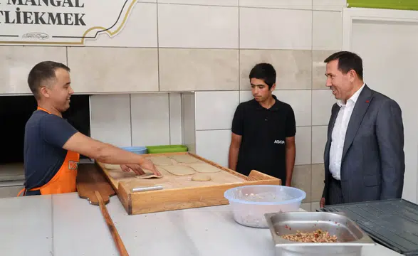 Konyalı Başkan fırına girdi! Vazgeçilmez lezzeti yerinde inceledi