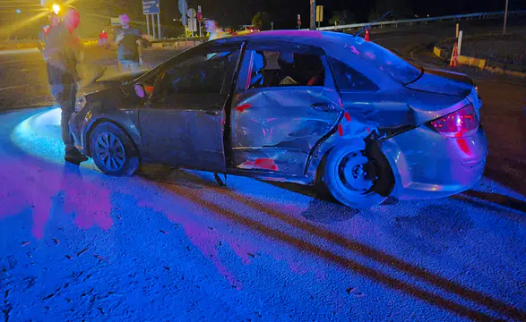 Konya kara yolunda iki otomobil hurdaya döndü! 4 yaralı