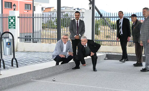 Konya’da Başkan Ustaoğlu huzurevi sakinleriyle yarıştı! Kazanan belli oldu