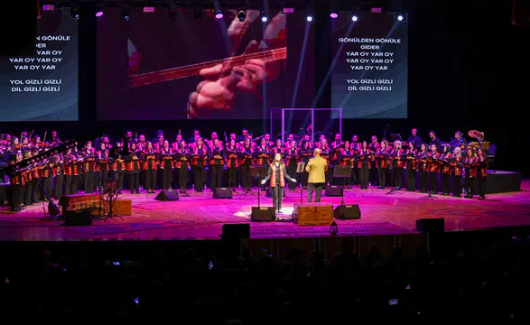 Konya’da Neşet Ertaş rüzgarı: Salon hep bir ağızdan türkü söyledi!