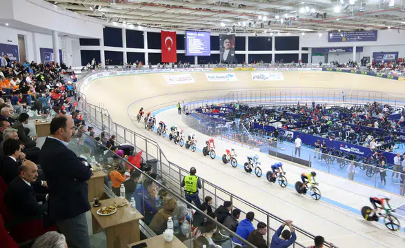 Avrupa bisikletinin kalbi Konya’da attı: Dünya rekorları kırıldı