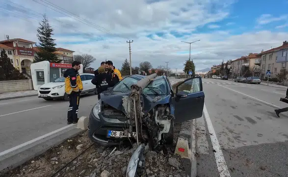 Karaman’da beton direk sağlık çalışanının üzerine devrildi