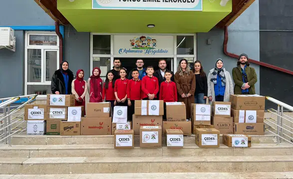 Konya'da Ramazan sevinci: Öğrenciler ihtiyaç sahiplerini sevindirdi