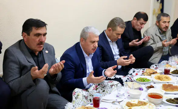 Konya Valisi Akın çiftçilerle buluştu