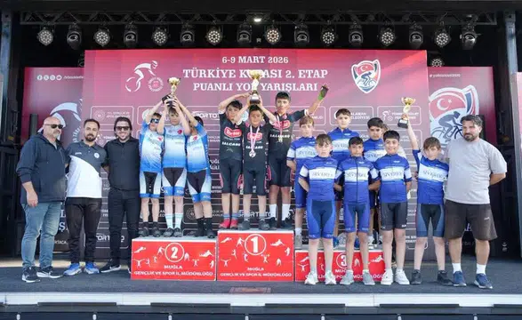 Şampiyonluk yağmuru! Torku Şekerspor bisikletçileri kürsüye ambargo koydu