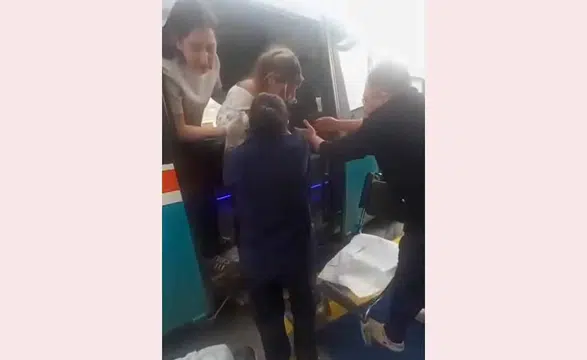 Yolculuk sırasında sancılandı! Dolmuşta doğum yaptı