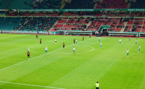 Konya’yı yöneten isim Konyaspor’u yalnız bırakmıyor! Maçı bakın kimle izliyor?