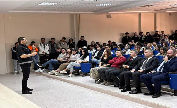 Narkorehber farkındalık eğitimi: Karaman Emniyeti destekli üniversite programı