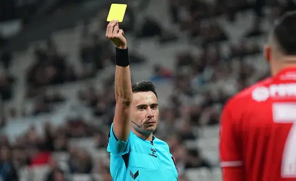 Antalyaspor - Konyaspor maçına dikkat çeken atama! İşte 30. hafta hakemleri