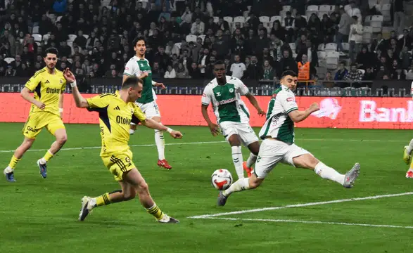 Konyaspor'a yenilen Fenerbahçeli oyuncular yenilgiyi yorumladı!