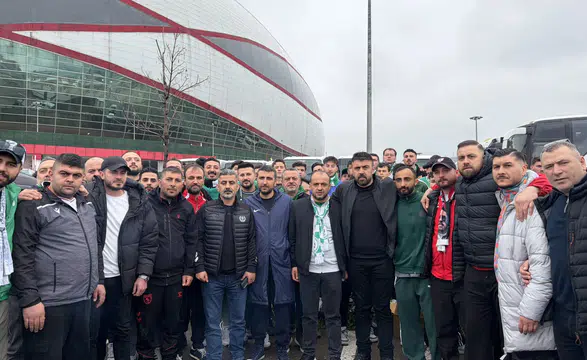 Samsunspor ile Konyaspor taraftarları arasında güzel görüntüler