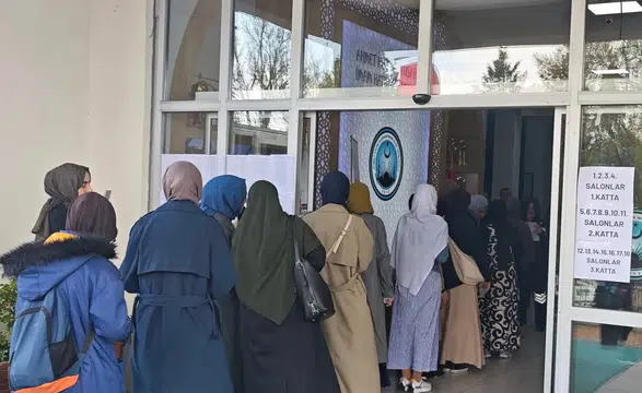 Konya’da umre ödüllü yarışmaya yoğun ilgi