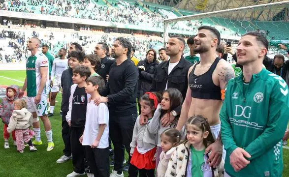 Konyaspor taraftarı, takımı çağırdı Antalyaspor maçında da galibiyet istedi