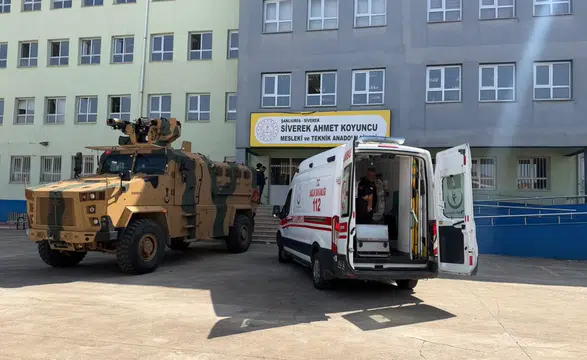 Lisede korkunç olay! 16 kişi yaralandı, saldırgan öldü