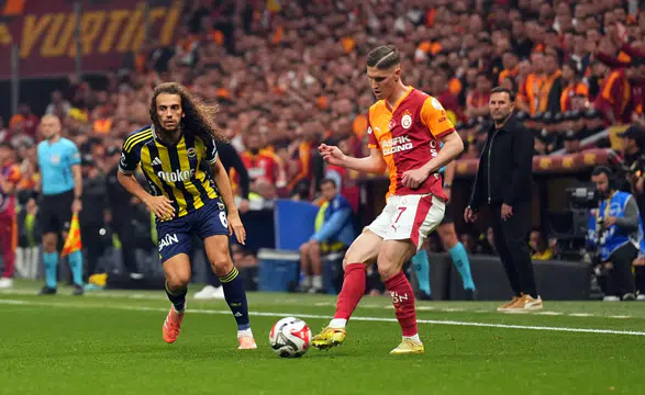 Dev derbide 3 gol, 2 penaltı, 1 kırmızı