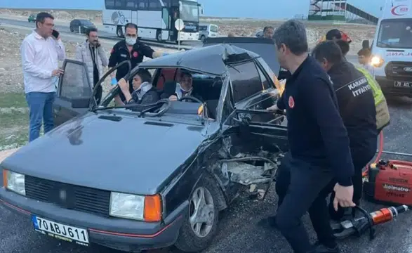 Karaman’da akşam saatlerinde kaza: Ekipler zamanla yarıştı