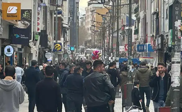 Büyük panik yaşandı! Ağrı depremle sarsıldı
