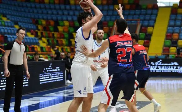 Basketbolda Selçuklu, evinde avantaj kaybetti