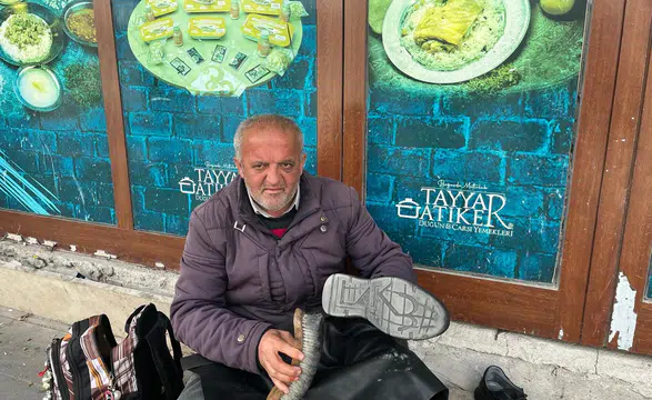 20 yıldır yollarda! Türkiye’yi karış karış gezen boyacı Konya’da