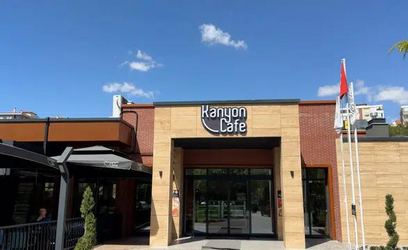 Kendi ekmek ve pastasını üretiyor! Konya'da Kanyon Cafe fark yaratıyor