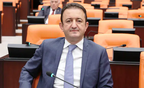 CHP'li Bektaş'tan Anneler Günü mesajı: Anneler toplumun temel taşıdır!
