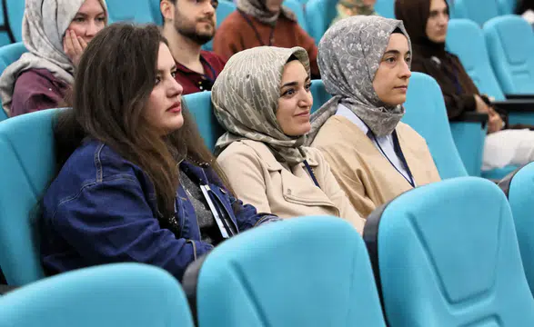 Konya’da yüzlerce öğrenciyi ilgilendiren program: Rehber öğretmenler eğitim aldı