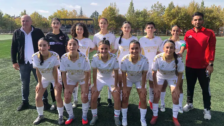 Genç Ülküm pür neşe! Adana İdmanyurdu'nu dize getirdiler