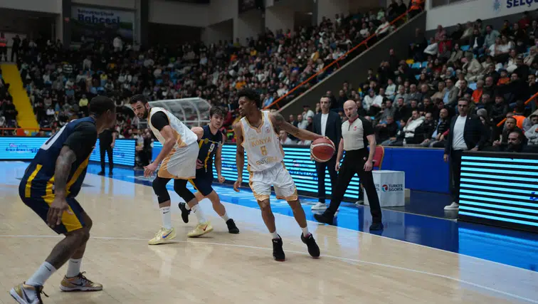 Konya BBSK evinde çok rahat kazandı