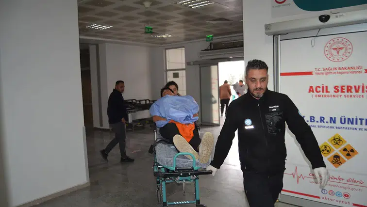 Aksaray'da bıçaklı kavga! 1 genç yaralandı