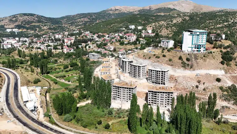 Konya'da yüzlerce aileyi sevindirecek proje! TOKİ konutları yükseliyor