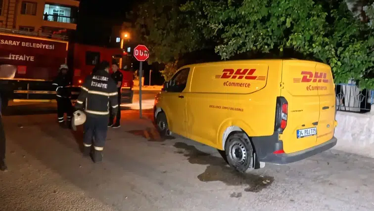 Evinin önüne park edilince çılgına döndü! Kamyoneti yakmaya kalkıştı