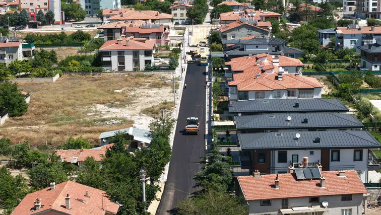 Konya Meram'da yaz boyunca sürecek yol mesaisi başladı