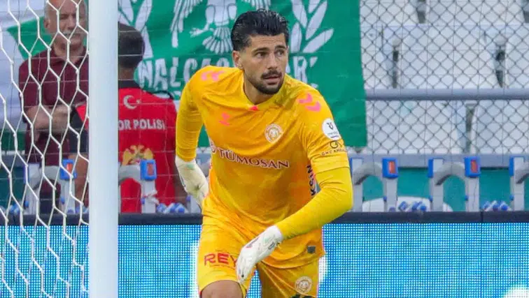 Konyaspor'da kaleci Bahadır üzüntüsü yaşanıyor