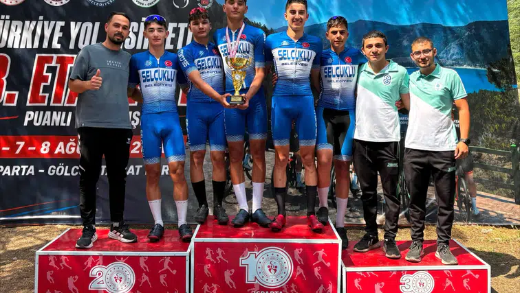 Konyalı sporcular, Isparta'da madalyaları topladı