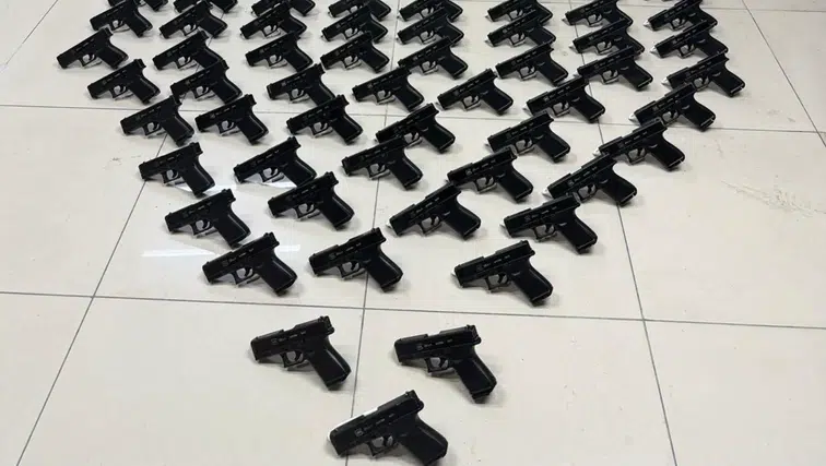 Konya'da kamyonetten cephanelik çıktı! 236 tabanca ele geçirildi