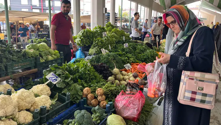 Konya’da Çarşamba Pazarı’nda dikkat çeken fiyatlar