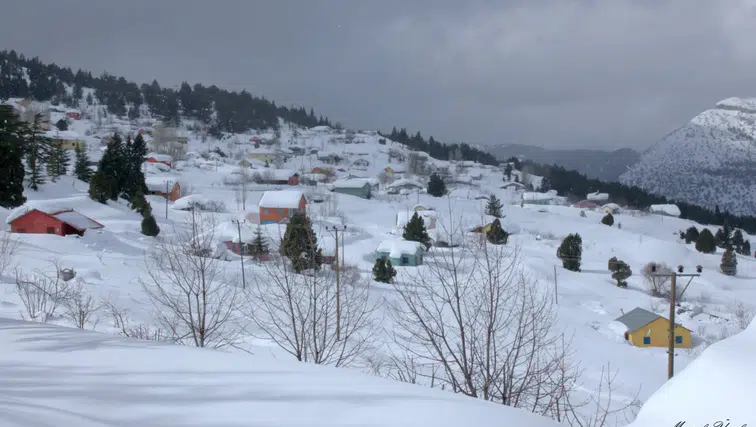 Burası İsviçre değil Konya! Kar 1 metreyi aştı