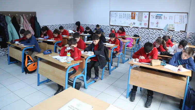 Konya’da TYMM okuma becerisi sınavları başladı: 77 bin öğrenci katıldı!