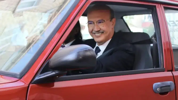 Konyalı Başkan Tofaş’la tura çıktı!  Telefonunu paylaştı, yol arkadaşı arıyor