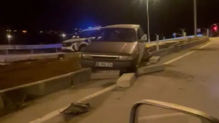 Aksaray’da ehliyetsiz genç refüje çıktı! 80 bin TL ceza kesildi