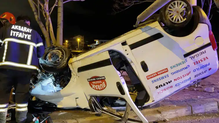 Aksaray'da sürücü direksiyon hakimiyetini kaybetti: Araç takla attı