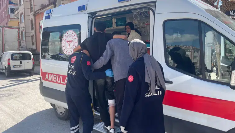 Karaman’da sokak ortasında bıçaklı kavga: 1 yaralı