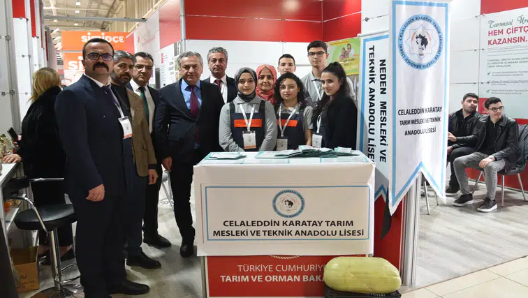 Murat Yiğit Konya Tarım Fuarı’nda gençlerin projelerini inceledi