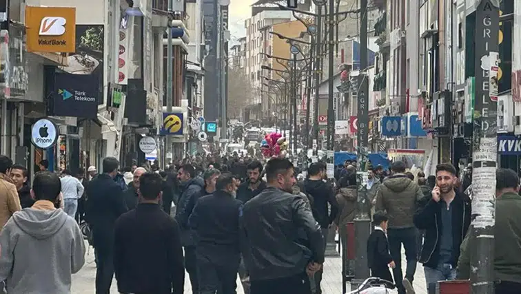 Büyük panik yaşandı! Ağrı depremle sarsıldı