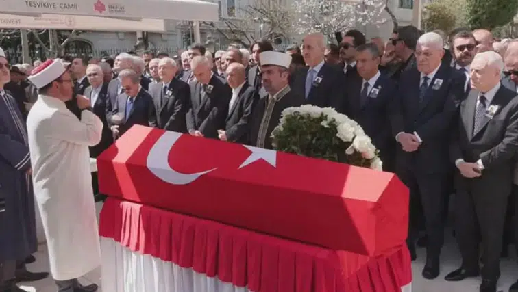 Eski TBMM Başkanı Cindoruk son yolculuğuna uğurlandı