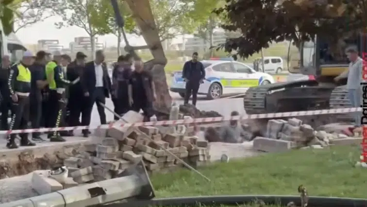 Konya’da işçiler göçük altında kaldı