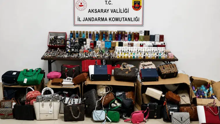 Aksaray’da 25 milyon liralık dev operasyon! Ev ve iş yerlerinden servet çıktı