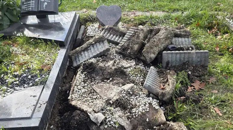 Almanya’da Müslüman mezarlığına ırkçı saldırı